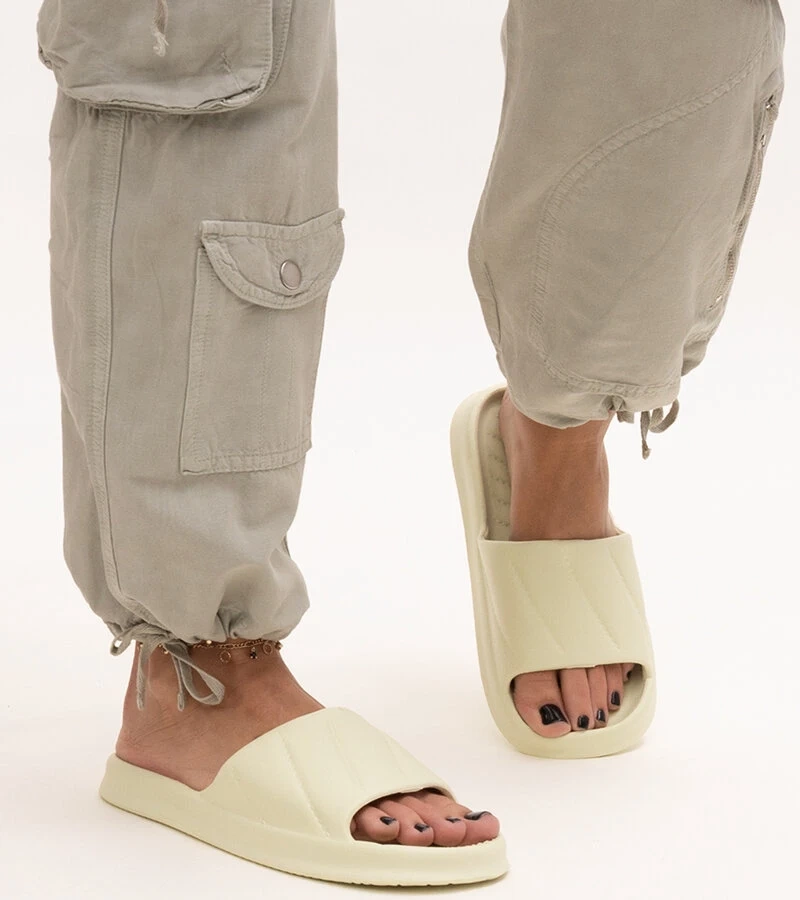 Zielone klapki piankowe