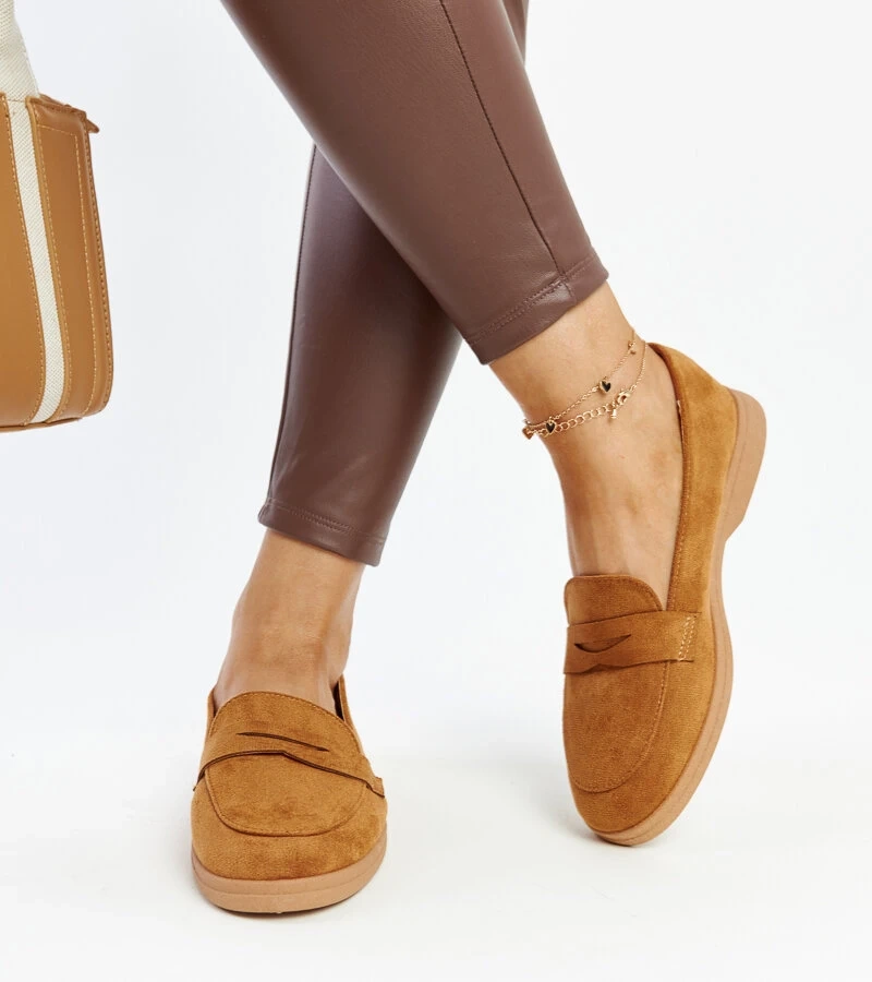 Brązowe zamszowe mokasyny