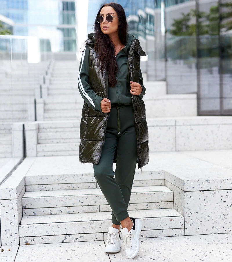 Ciemnozielona kamizelka z odpinanym kapturem