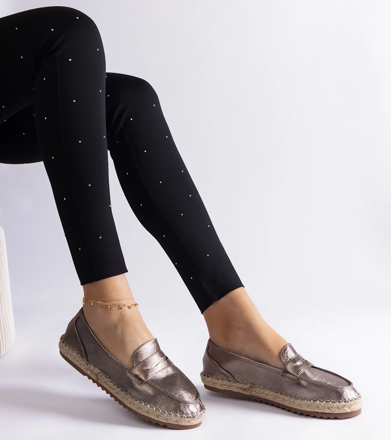 Brązowe wsuwane espadryle na platformie