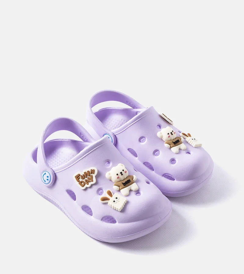 Fioletowe klapki z pianki z zakrytym noskiem