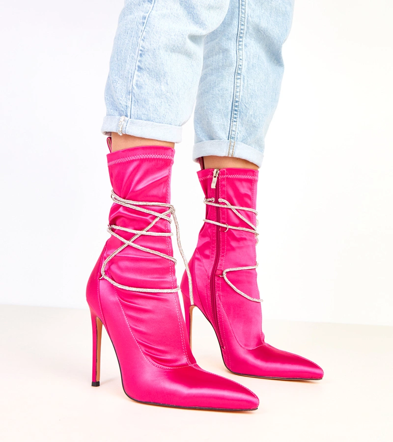 Hers Różowe satynowe botki na szpilce zdobione cyrkoniami