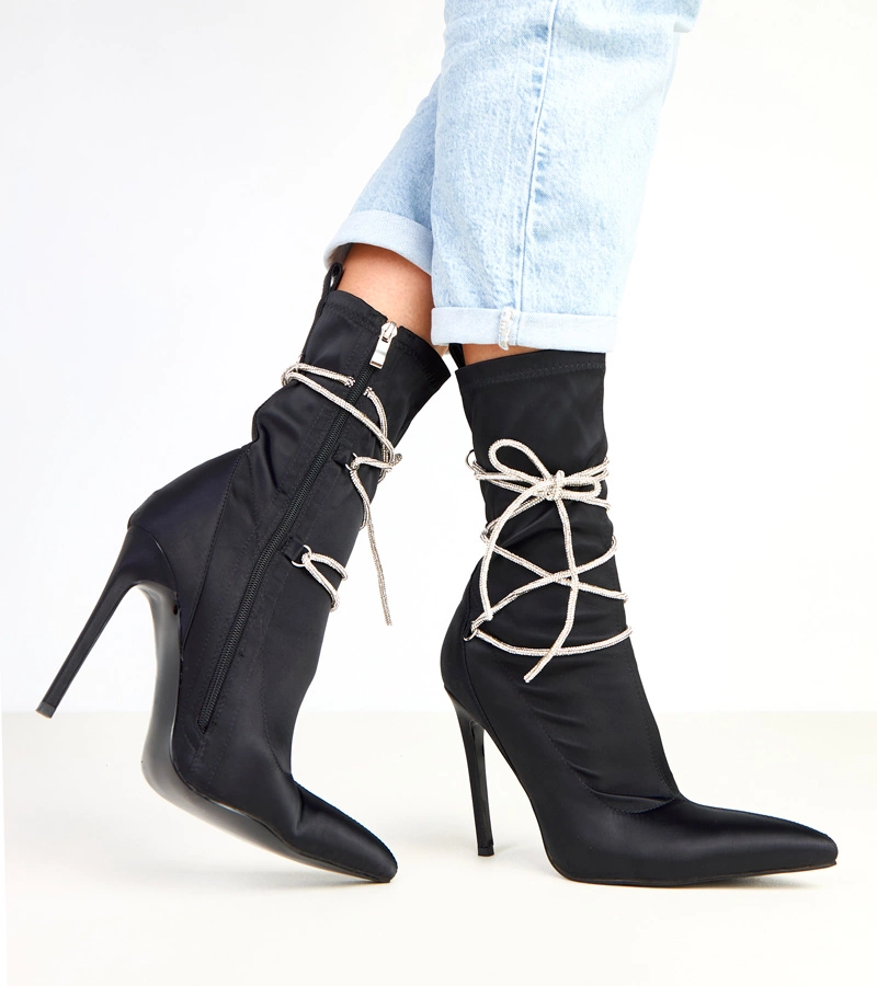 Hers Czarne satynowe botki na szpilce zdobione cyrkoniami