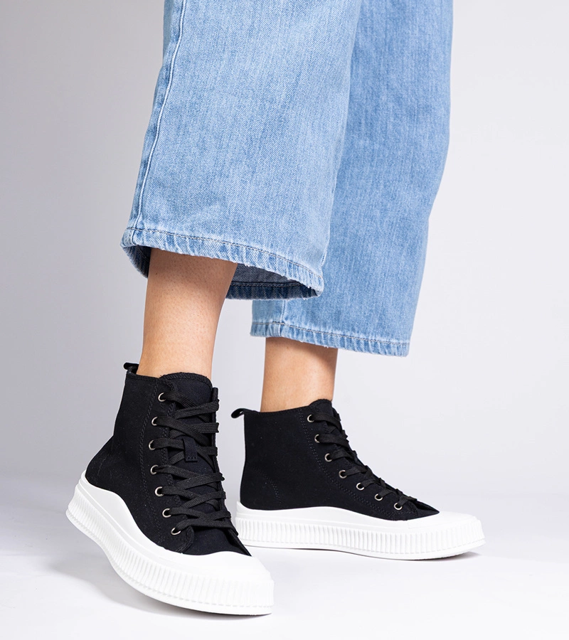 Czarne wysokie trampki na platformie