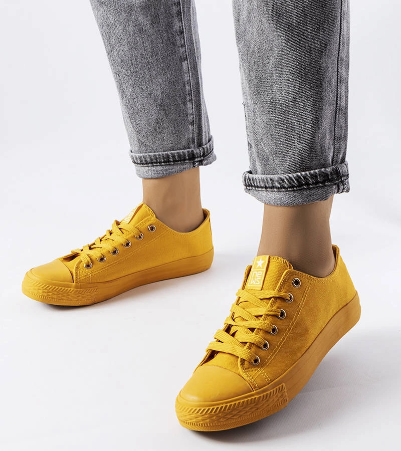 Żółte materiałowe trampki