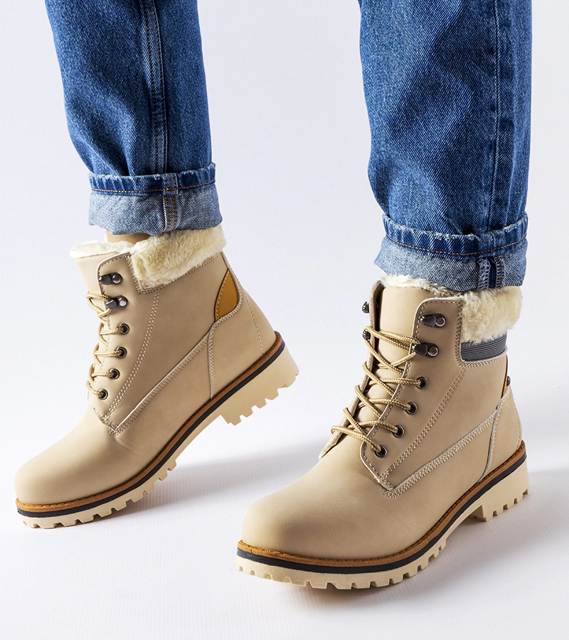 Beżowe ocieplane trapery