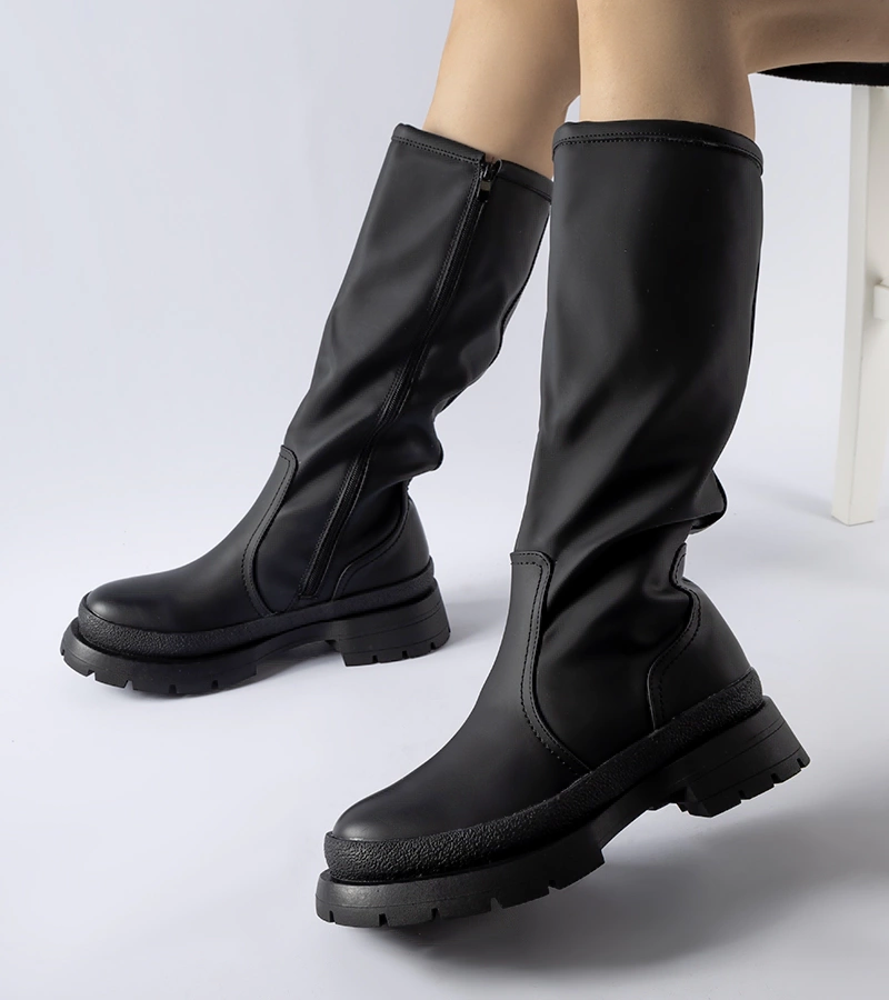 Czarne ocieplane matowe kozaki