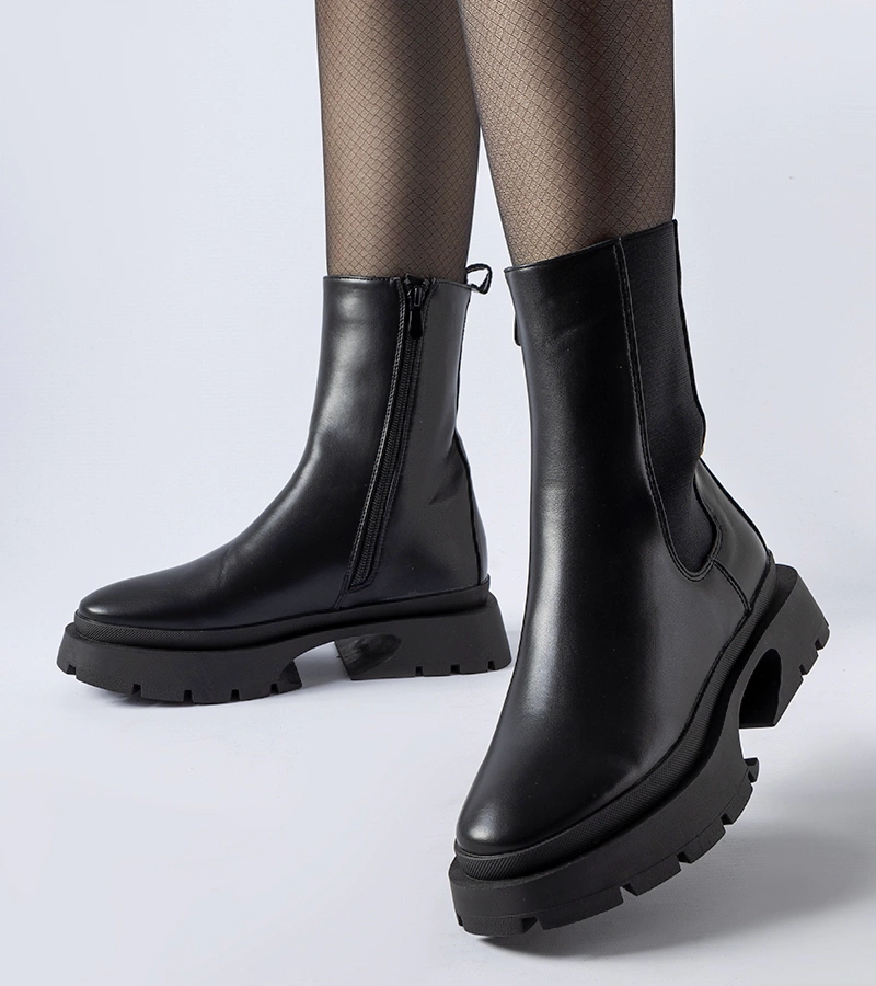 Czarne ocieplane botki