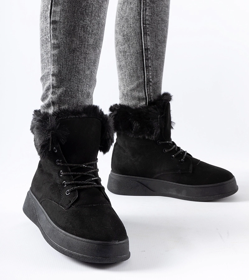 Czarne śniegowce z futerkiem na platformie