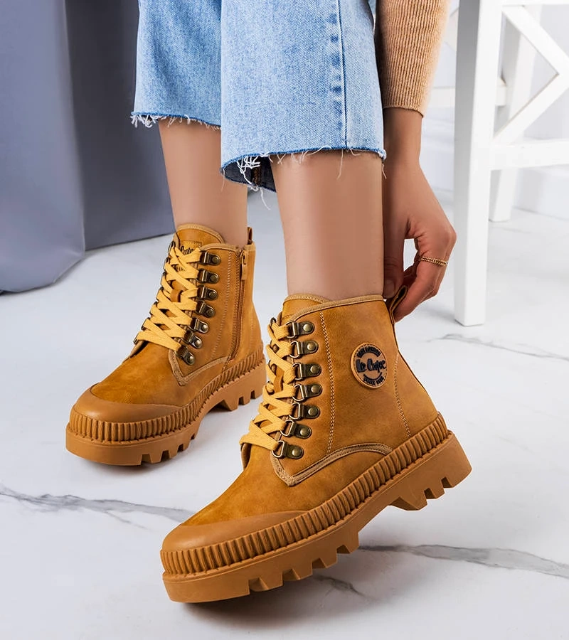 Czarne ocieplane traperki LCJ-22-44-1338L Lee Cooper