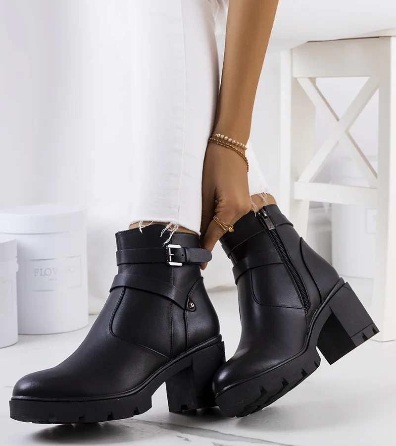 Czarne botki na platformie z ekoskóry