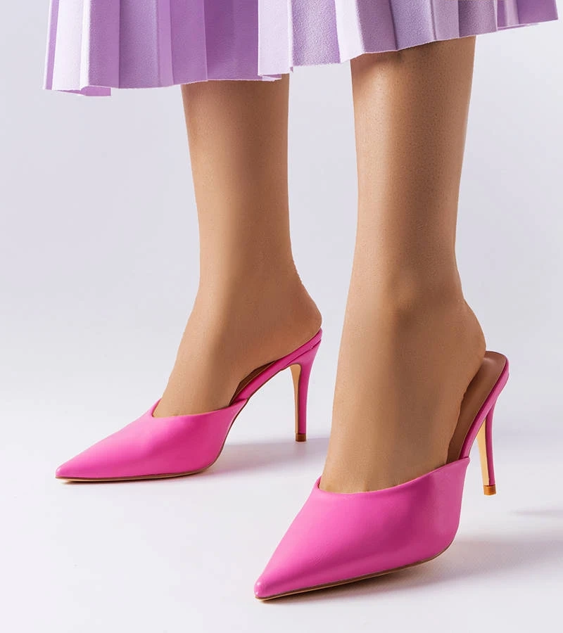 Różowe eleganckie klapki na szpilce