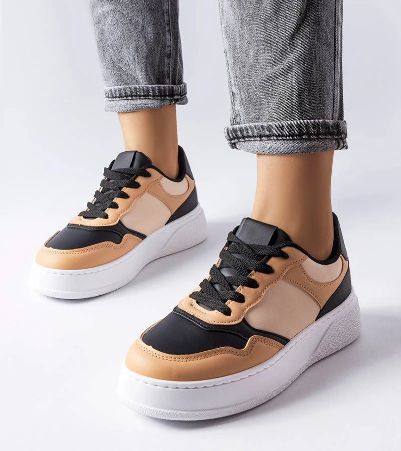 Czarne sportowe sneakersy z beżowym akcentem
