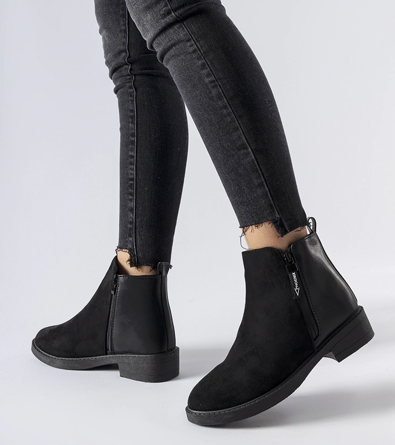 Czarne ocieplane klasyczne botki