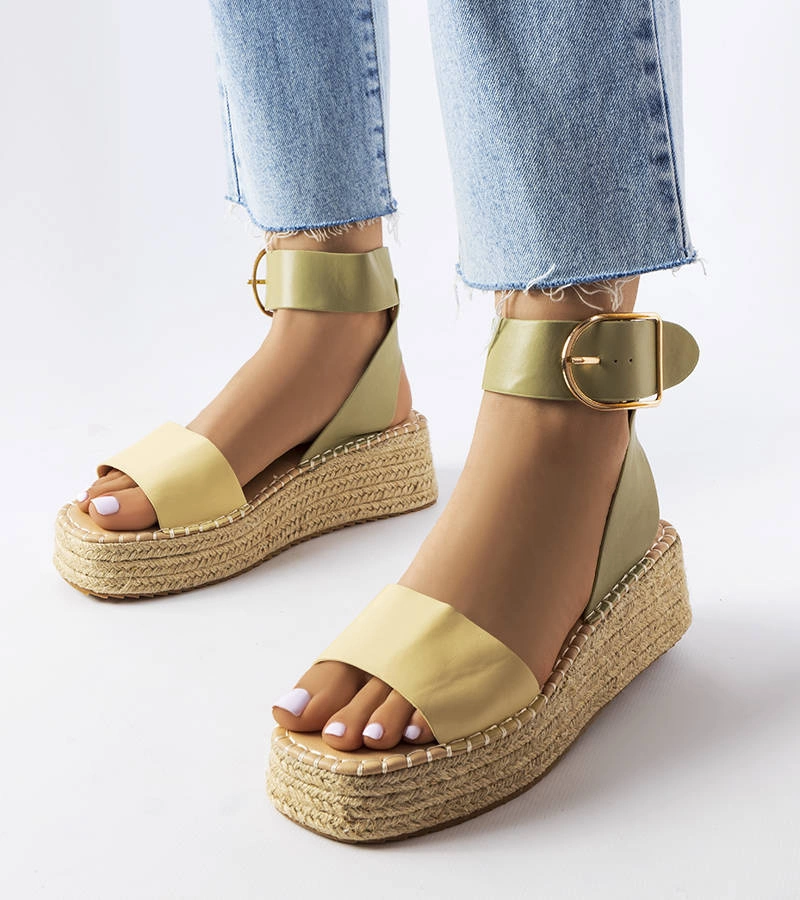 Zielone espadryle na platformie