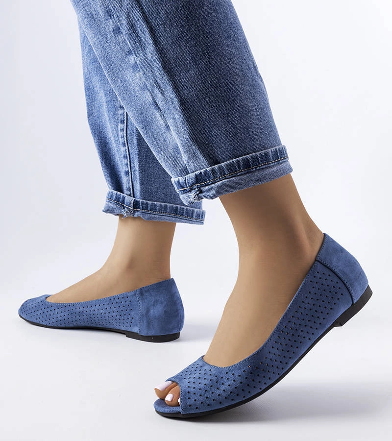 Ażurowe granatowe balerinki z otwartym noskiem