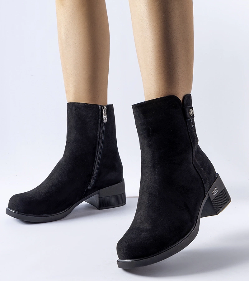 Czarne ocieplane botki na niskim obcasie