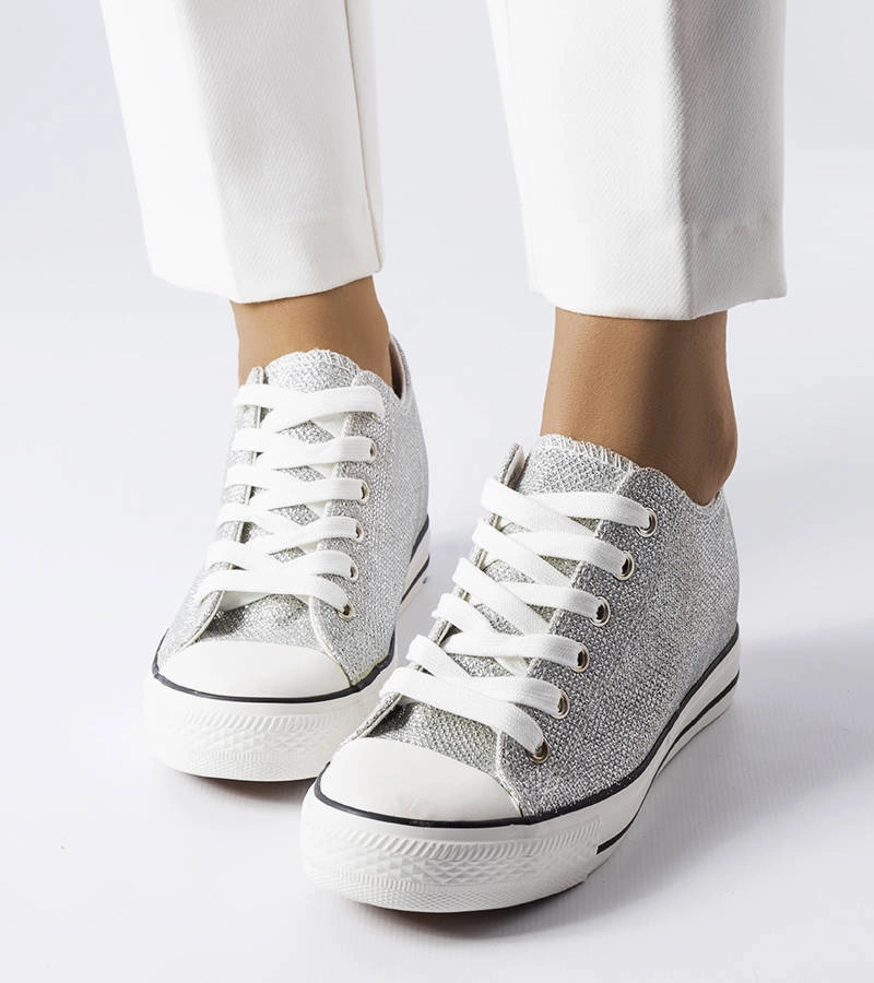 Hers Srebrne trampki na koturnie brokatowe