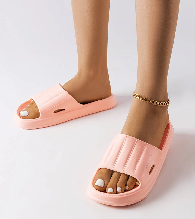 Różowe sportowe klapki