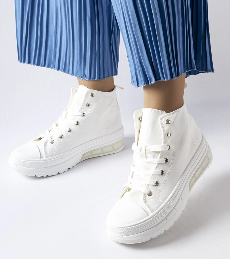 Białe trampki za kostkę