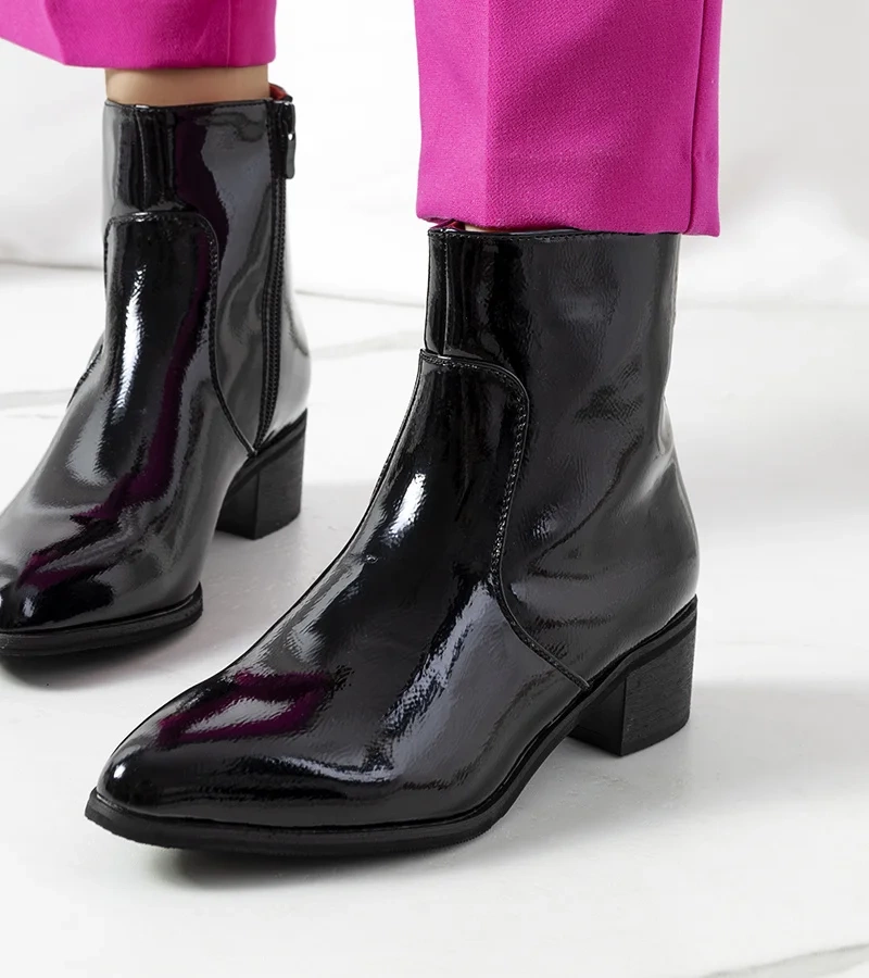 Ocieplane lakierowane botki