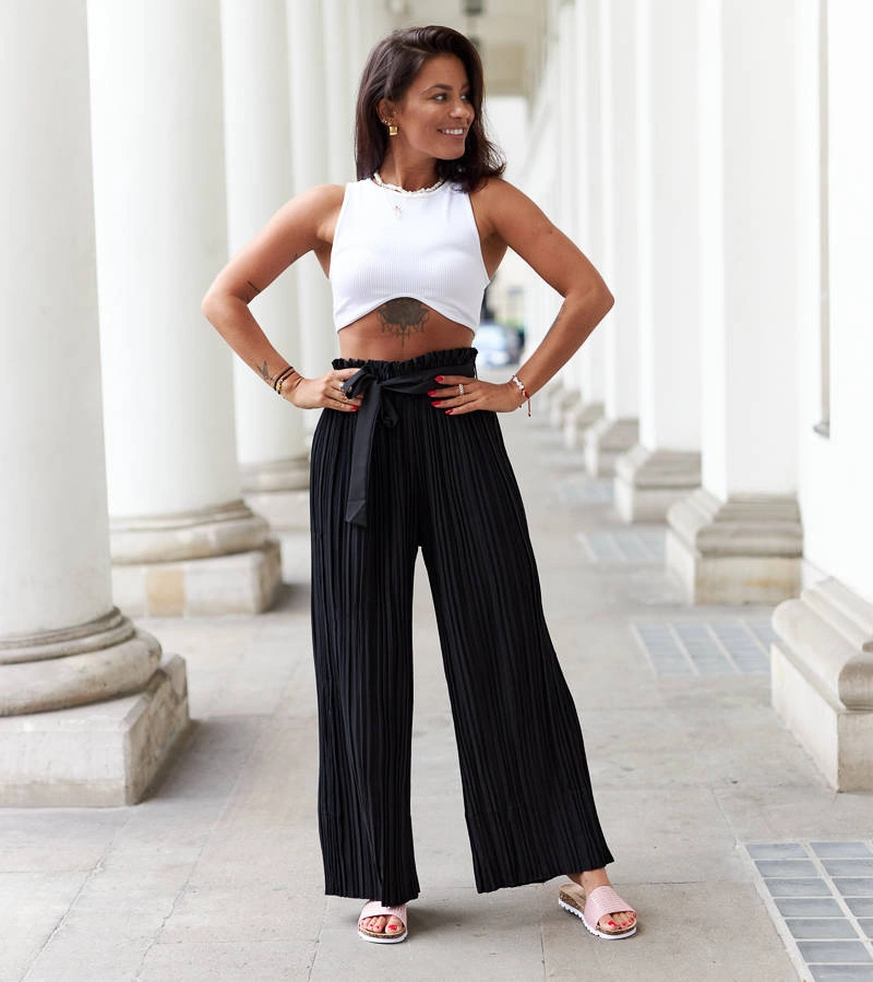 Czarna plisowane spodnie o swobodnym fasonie