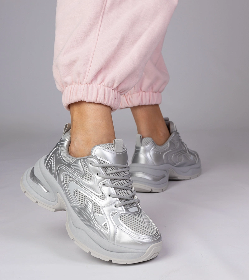 Hers Srebrne sneakersy sportowe na grubej podeszwie