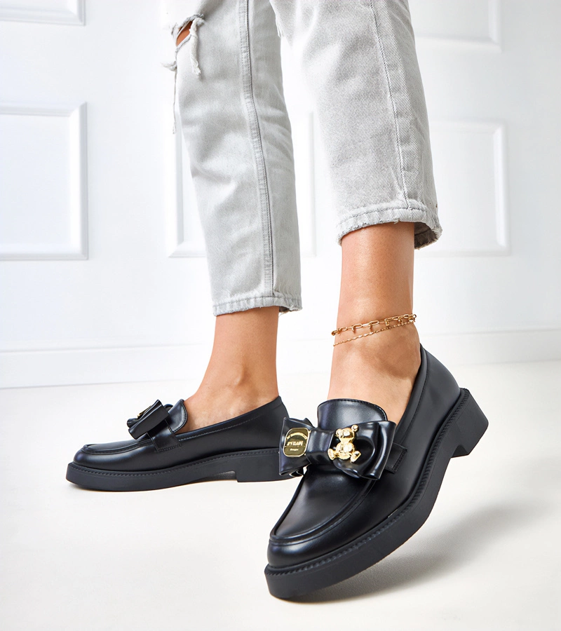 Hers Czarne mokasyny z kokardką i misiem