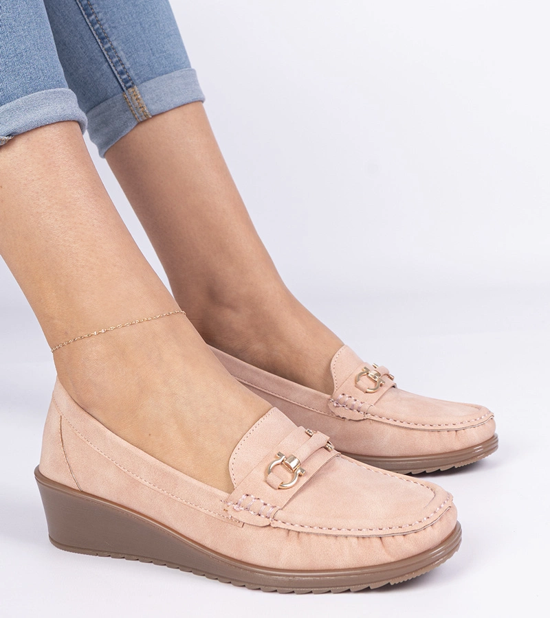 Hers Różowe mokasyny damskie na koturnie