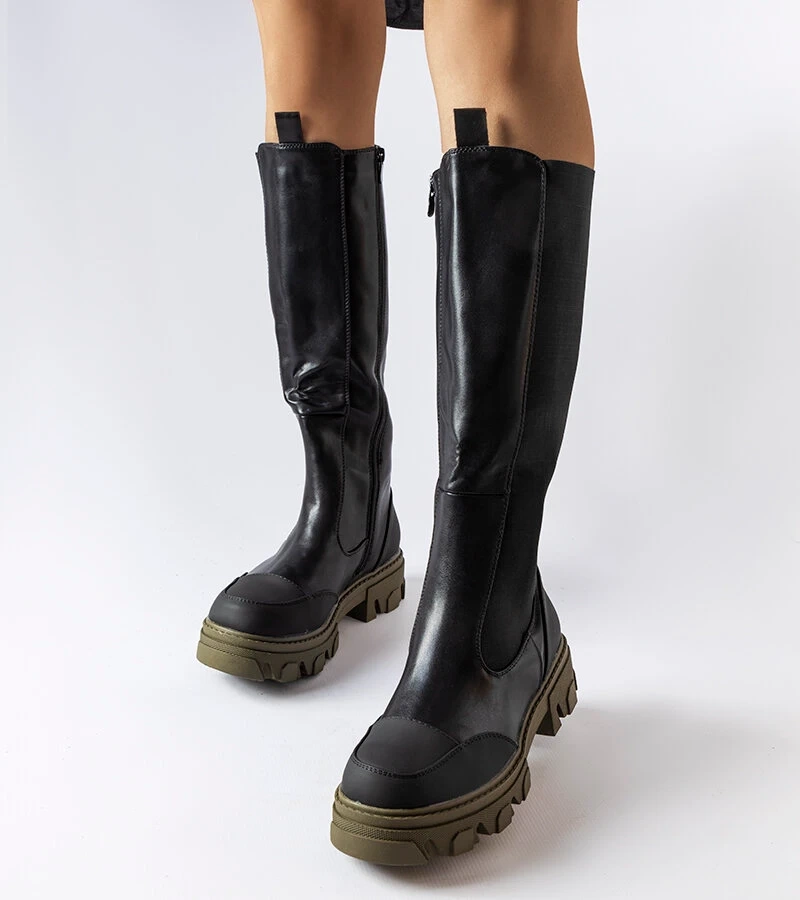 Czarno-zielone kozaki na grubej podeszwie