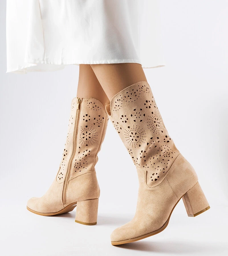 Beżowe ażurowe botki na słupku