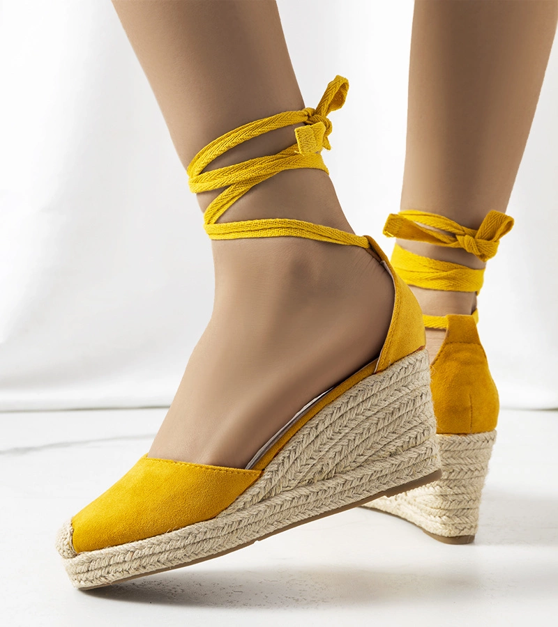 Wiązane espadryle na koturnie