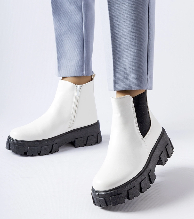 Biało-czarne masywne botki