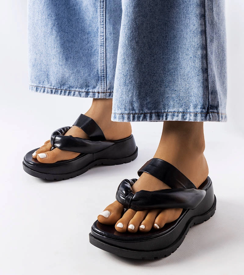 Czarne masywne japonki