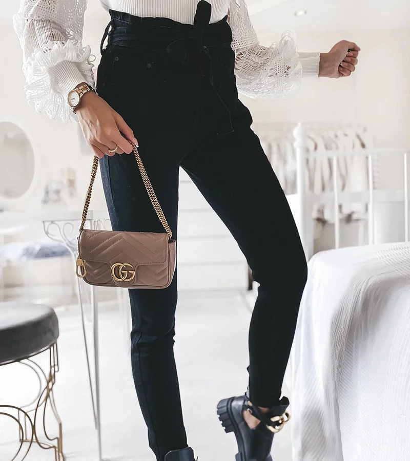 Czarne spodnie z paskiem