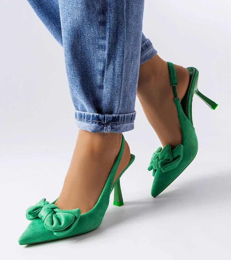 Zielone stylowe szpilki ozdobione kokardką