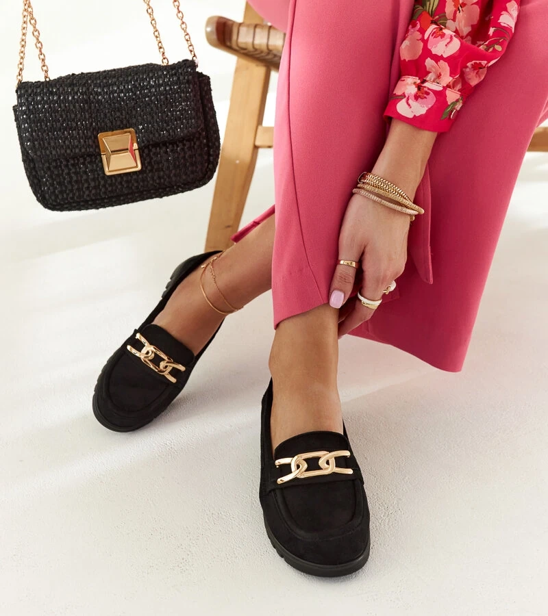 Czarne zamszowe mokasyny z klamerką