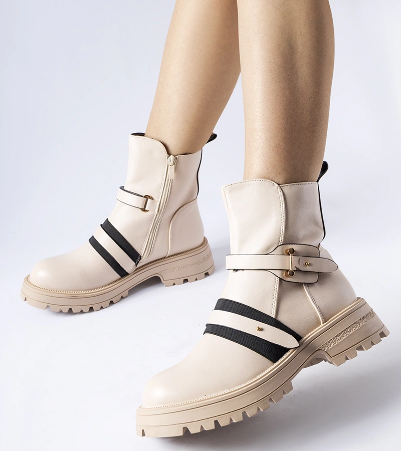 Beżowe ocieplane botki