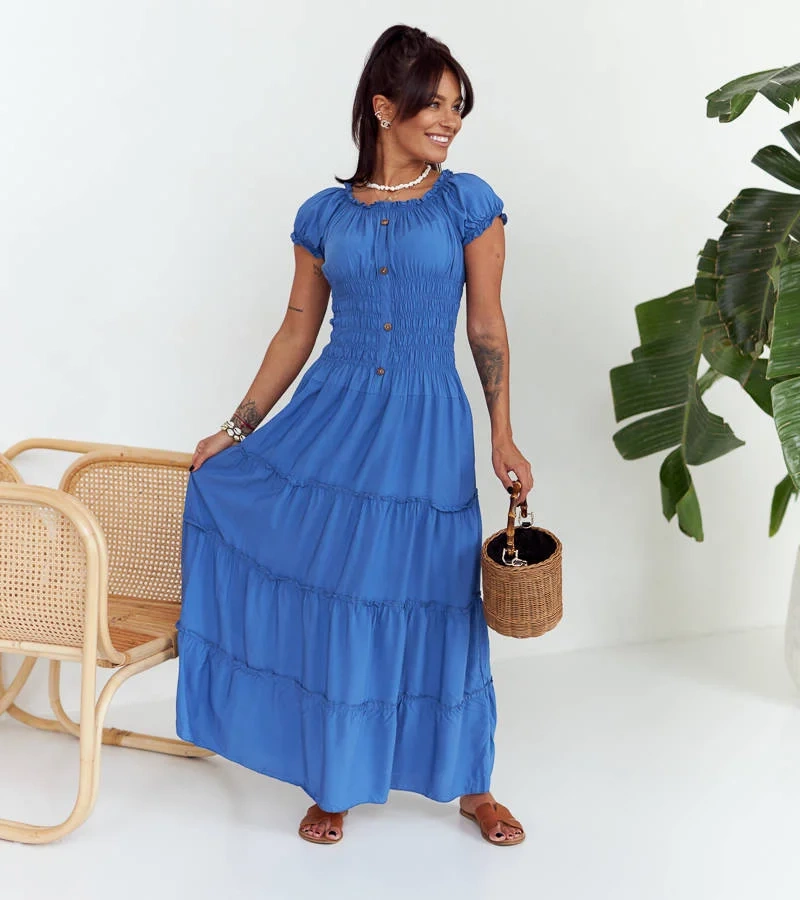 Czarna rozkloszowana sukienka na ramiączkach