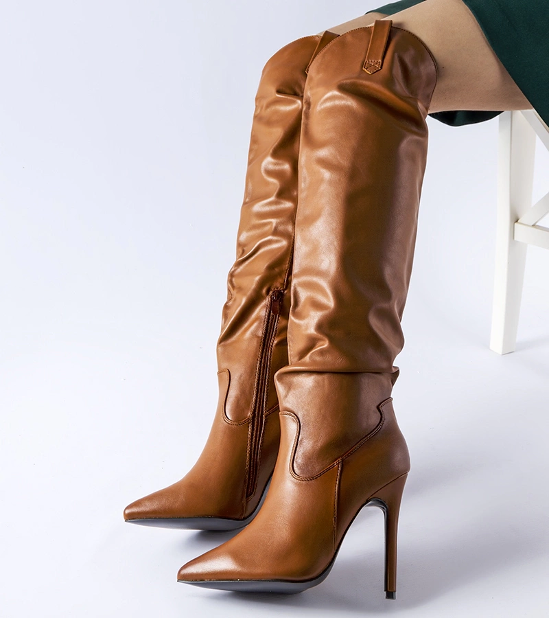 Brązowe długie kozaki na wysokiej szpilce
