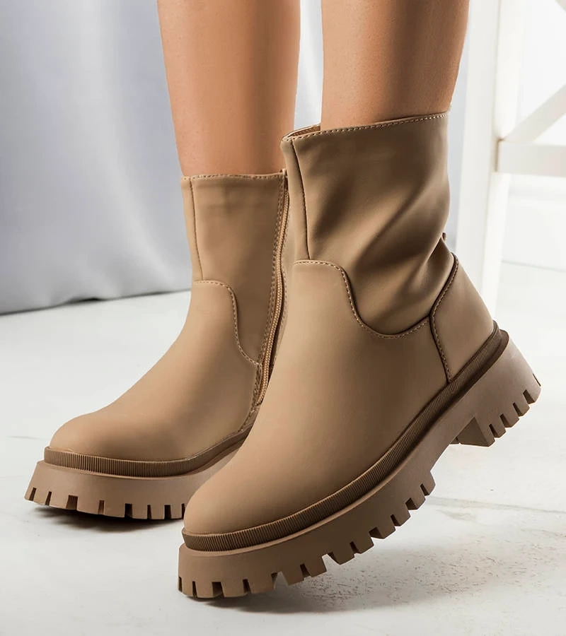 Brązowe ocieplane botki matowe