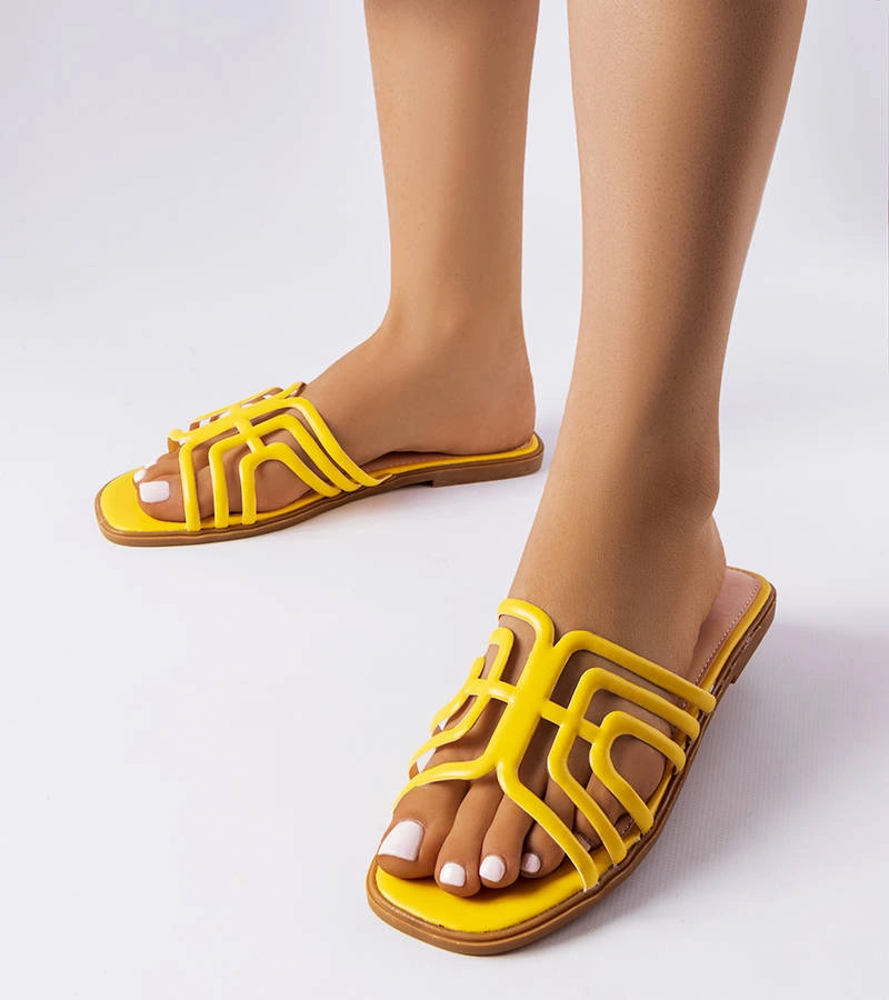 Modne żółte klapki damskie