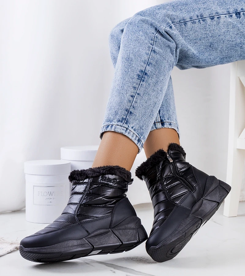 Czarne śniegowce z futerkiem