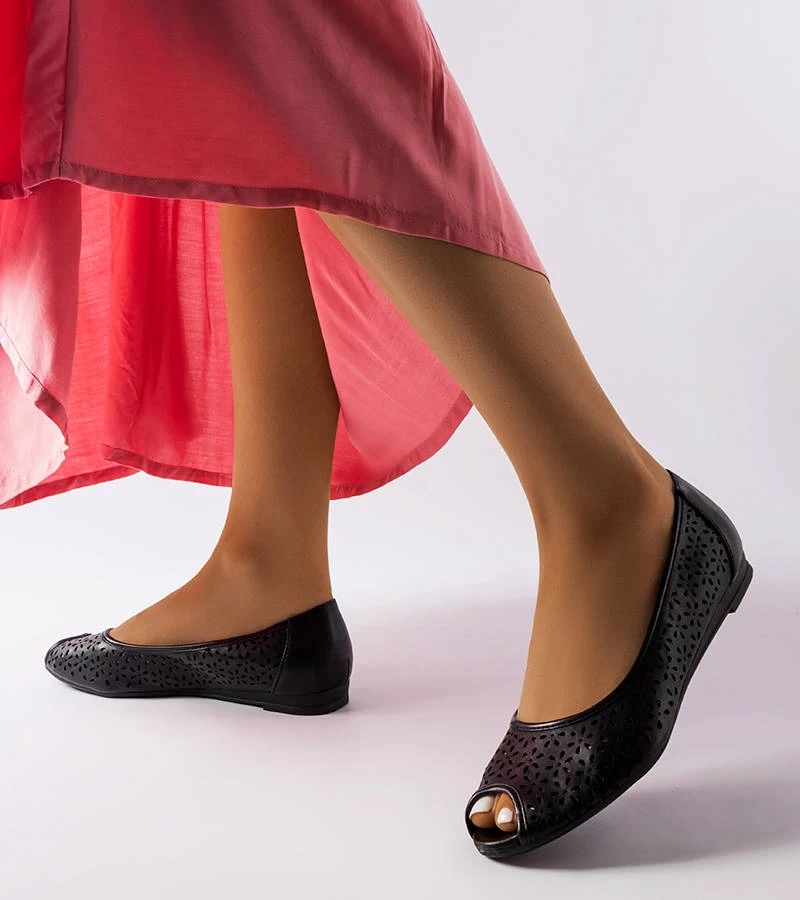 Czarne ażurowe balerinki