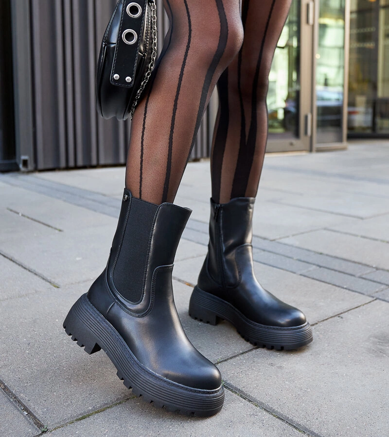 Czarne ocieplane botki na platformie