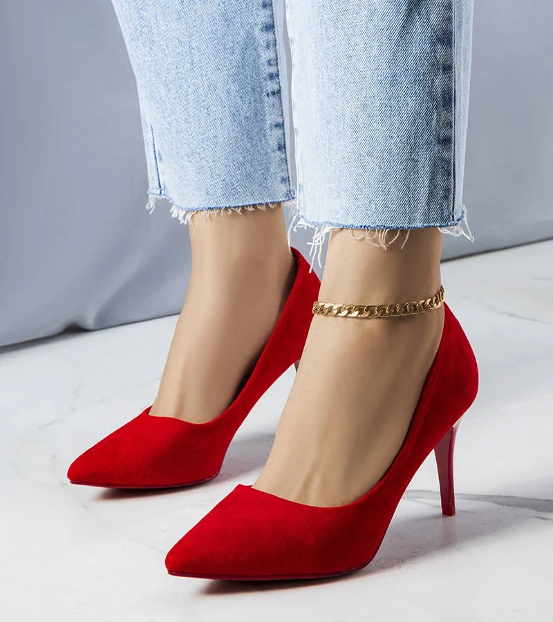 Czerwone szpilki z eko-zamszu