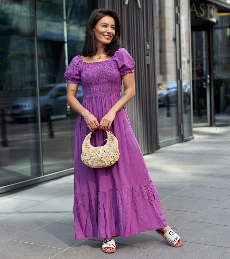 Fioletowa sukienka z marszczeniem maxi