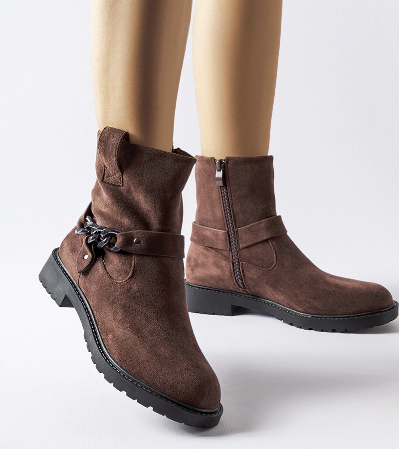 Brązowe płaskie botki z eko-zamszu