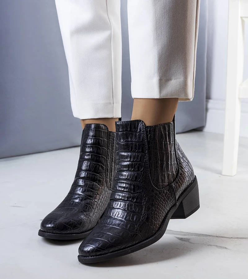 Czarne ocieplane botki