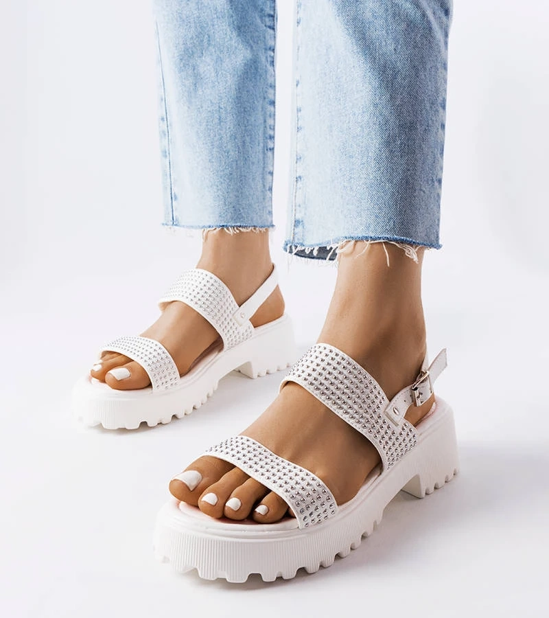Białe sandały na platformie
